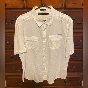 Men’s All White Sean John short sleeve Button Down 👔
